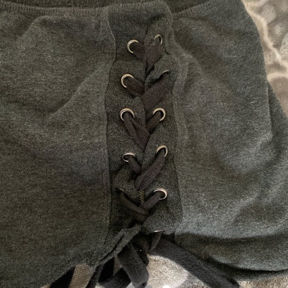 Shorts - Picture 3 of 3